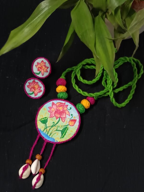 Nacklace ( handmade jewellery)