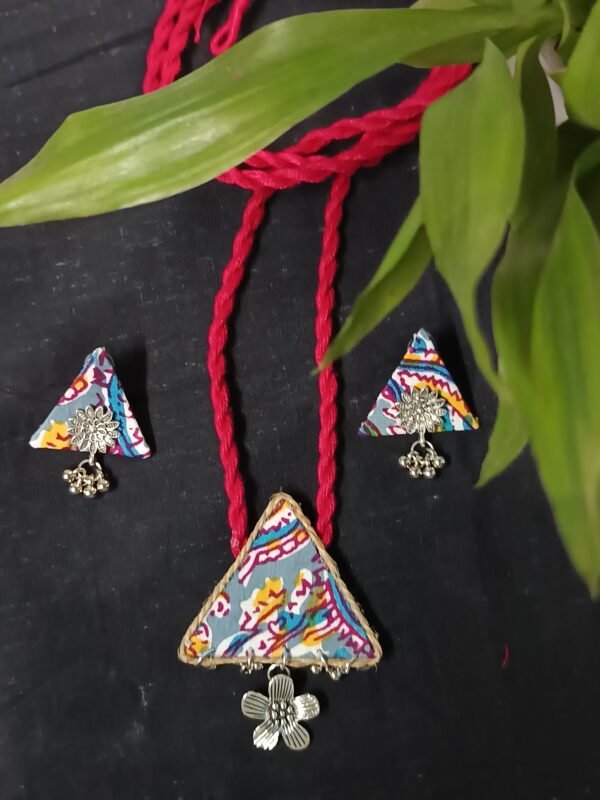 Nacklace