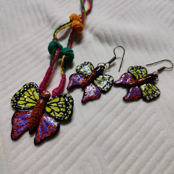 Butterfly necklace set ( 1 necklace and 2 ear rings ) - Image 3