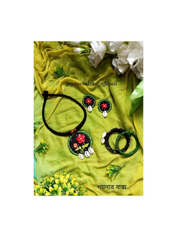 " Which flower do you want to see next?........customised choker with clay & kori " 🍃🌸 [DM FOR ORDER & SHOP NOW] . . . #claychoker